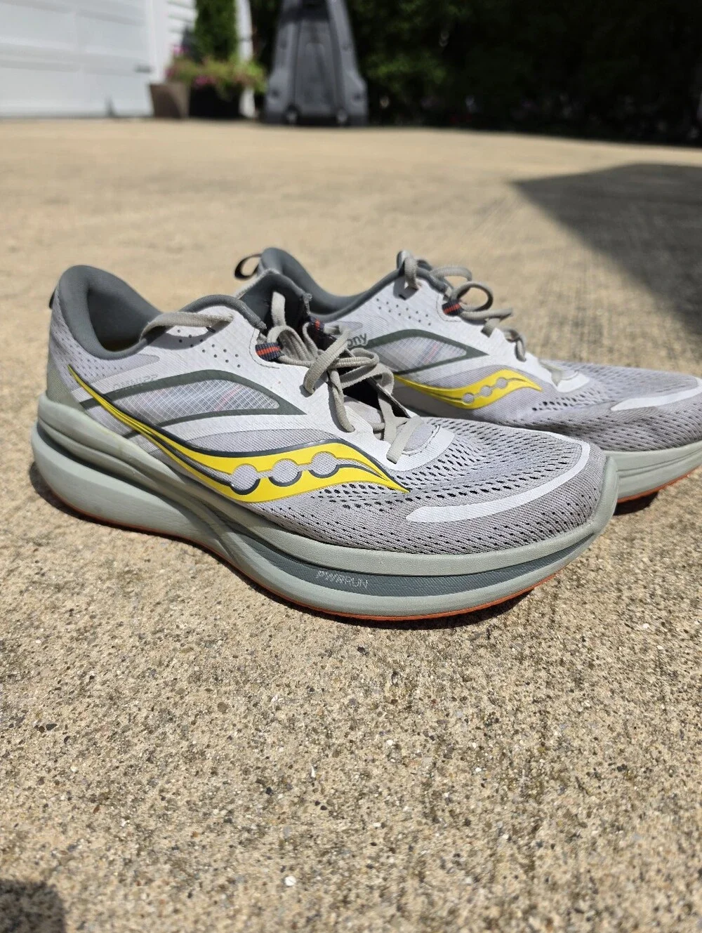 Saucony Men’s Running Shoes Size 11.5 Wide Gray Yellow PWRRUN